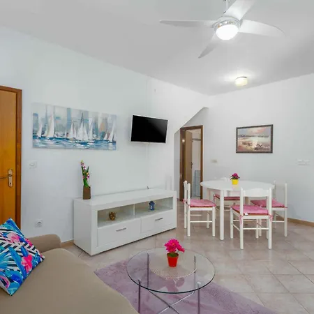 Apartment In Porec/istrien 10274 Porec